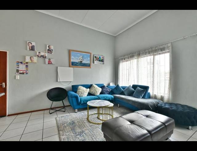 2 BEDROOM APARTMENT FOR SALE IN WINCHESTER HILLS